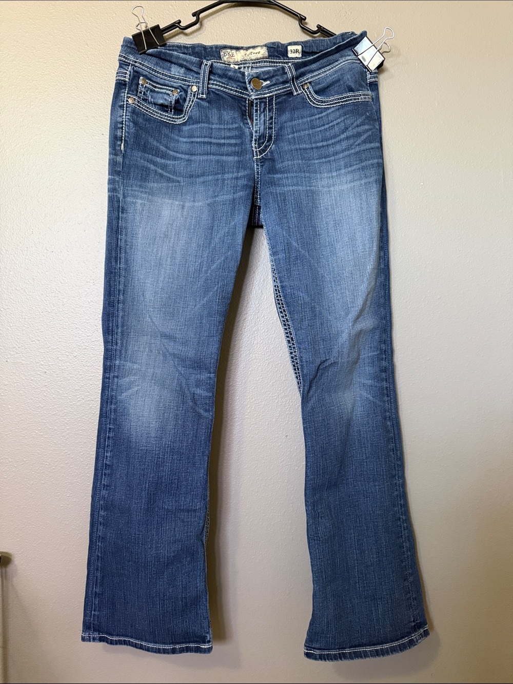 BKE Women's Medium Blue boot Jeans